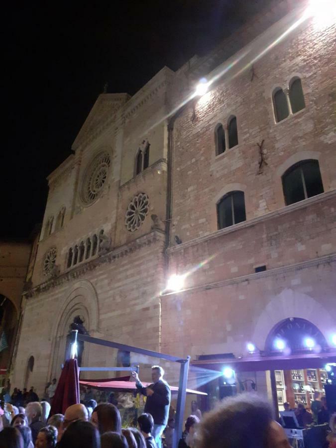 La Casa Di Miri Appartement Foligno Buitenkant foto